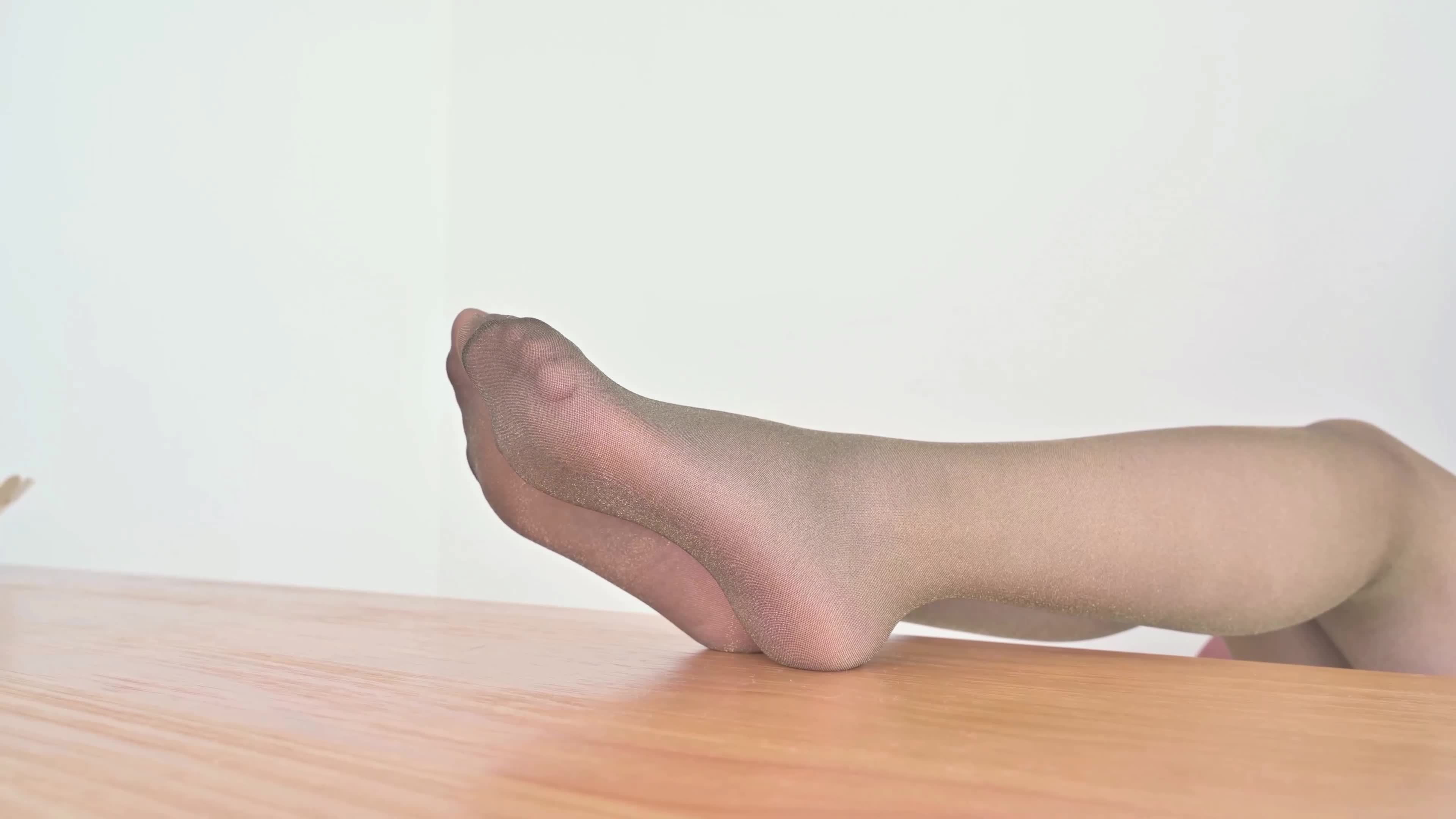 图片[4]-SSA丝社_短片_NO.272_蜜桃_国产珞樱品牌金银闪光丝袜_1V_584.4M - aifuli.cc-aifuli.cc