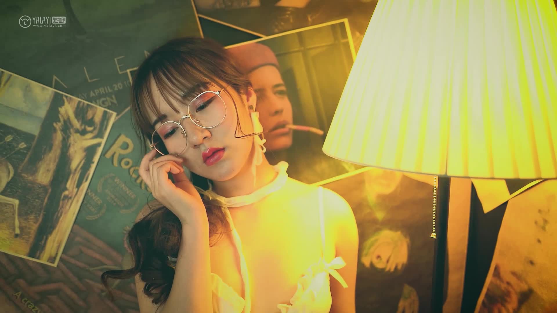 YALAYI雅拉伊_视频_2019.06.17_V044_老师的假日_顾盼兮_1V_111M - aifuli.cc-aifuli.cc