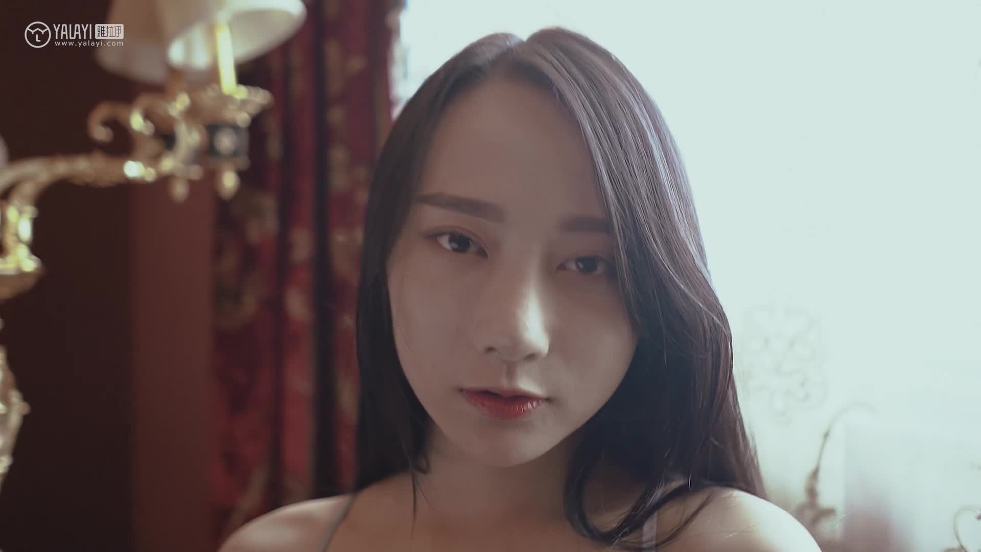 YALAYI雅拉伊_视频_2019.09.05_V069_可爱女人_何嘉颖_1V_127M - aifuli.cc-aifuli.cc