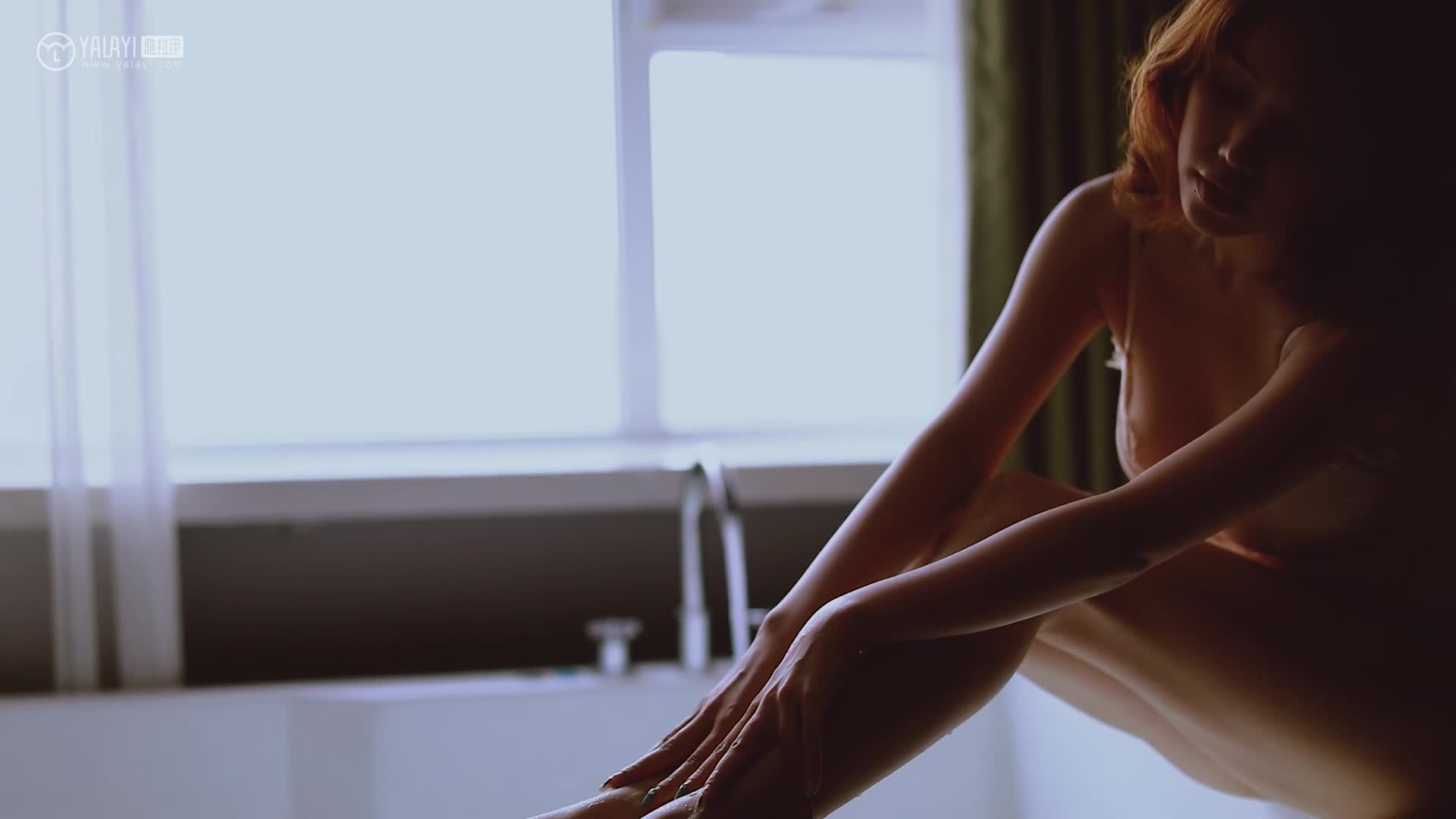 图片[4]-YALAYI雅拉伊_视频_2019.10.22_V082_池中戏水_黄乐然_1V_166M - aifuli.cc-aifuli.cc