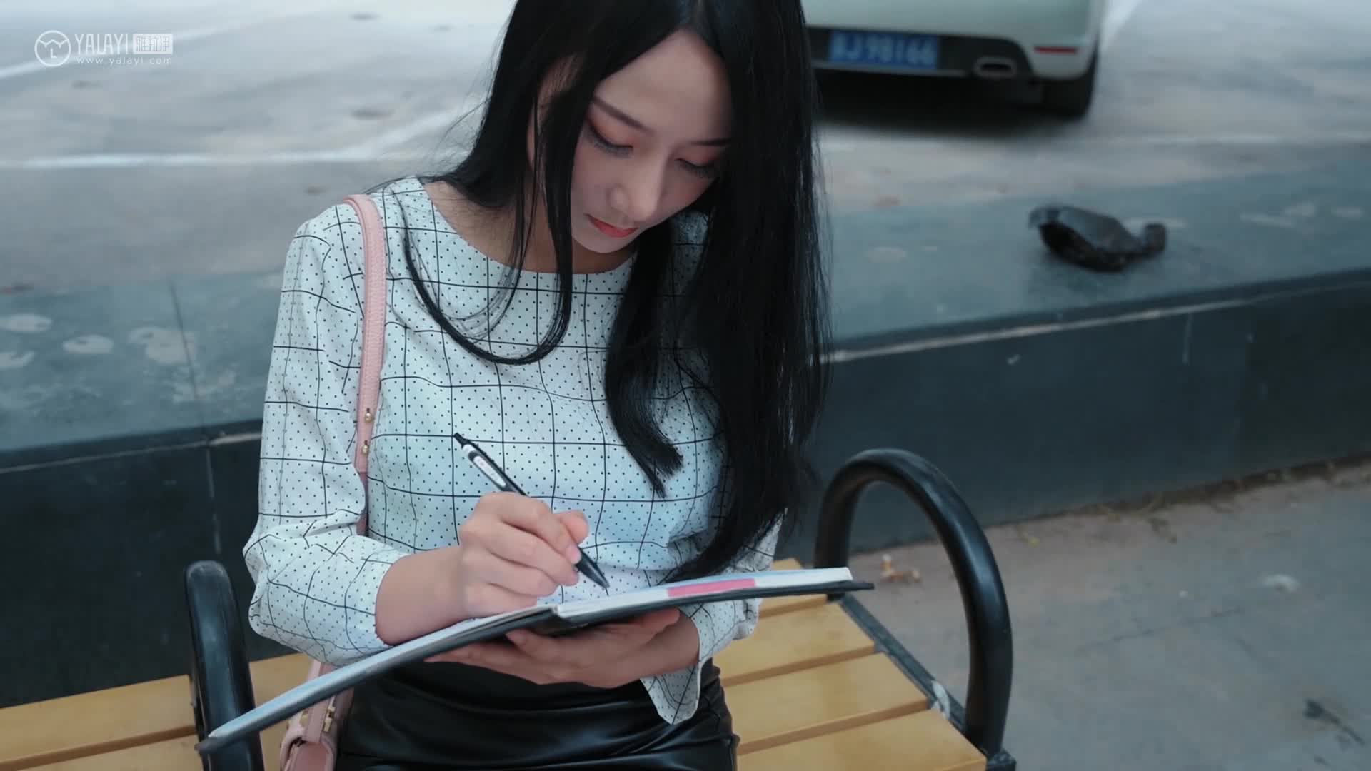 图片[2]-YALAYI雅拉伊_视频_2020.03.13_V118_女白领的私生活1_饰媛_1V_150M - aifuli.cc-aifuli.cc