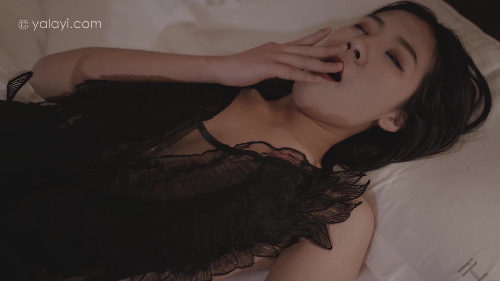 YALAYI雅拉伊_视频_2021.11.26_V158_黑色童话_诗诗_1V_149MB - aifuli.cc-aifuli.cc