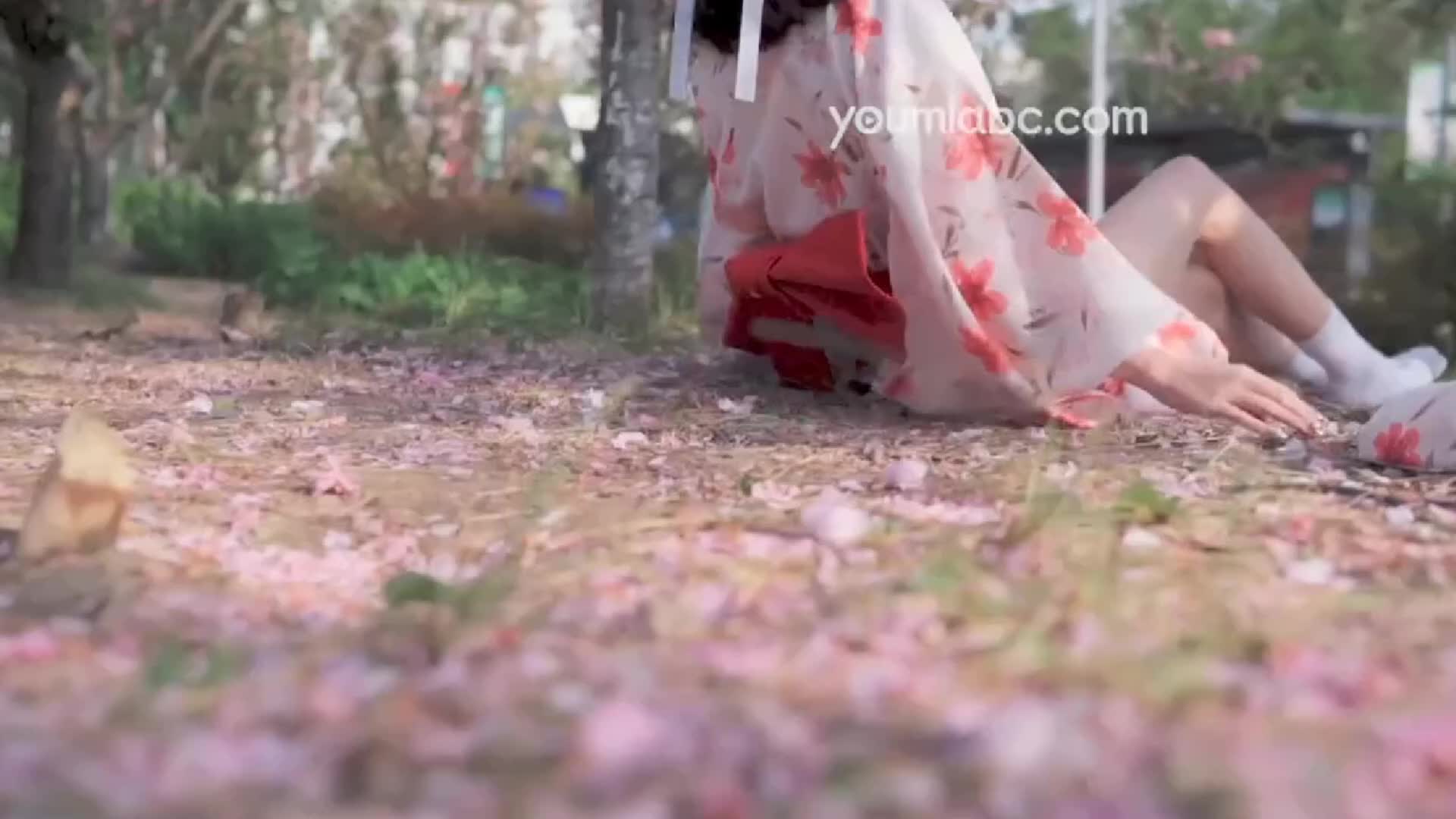 图片[2]-YouMei尤美_视频_2019.08.10_NO.256_樱花树下_李纤纤_1V_290MB - aifuli.cc-aifuli.cc