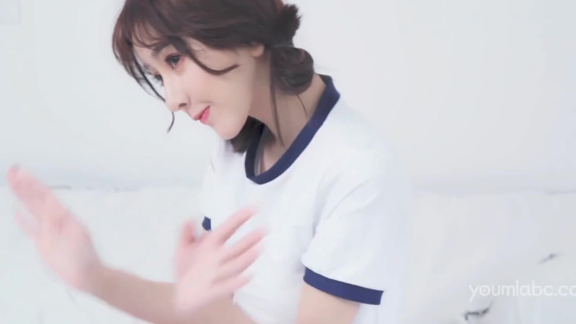 图片[4]-YouMei尤美_视频_2019.08.10_NO.256_樱花树下_李纤纤_1V_290MB - aifuli.cc-aifuli.cc