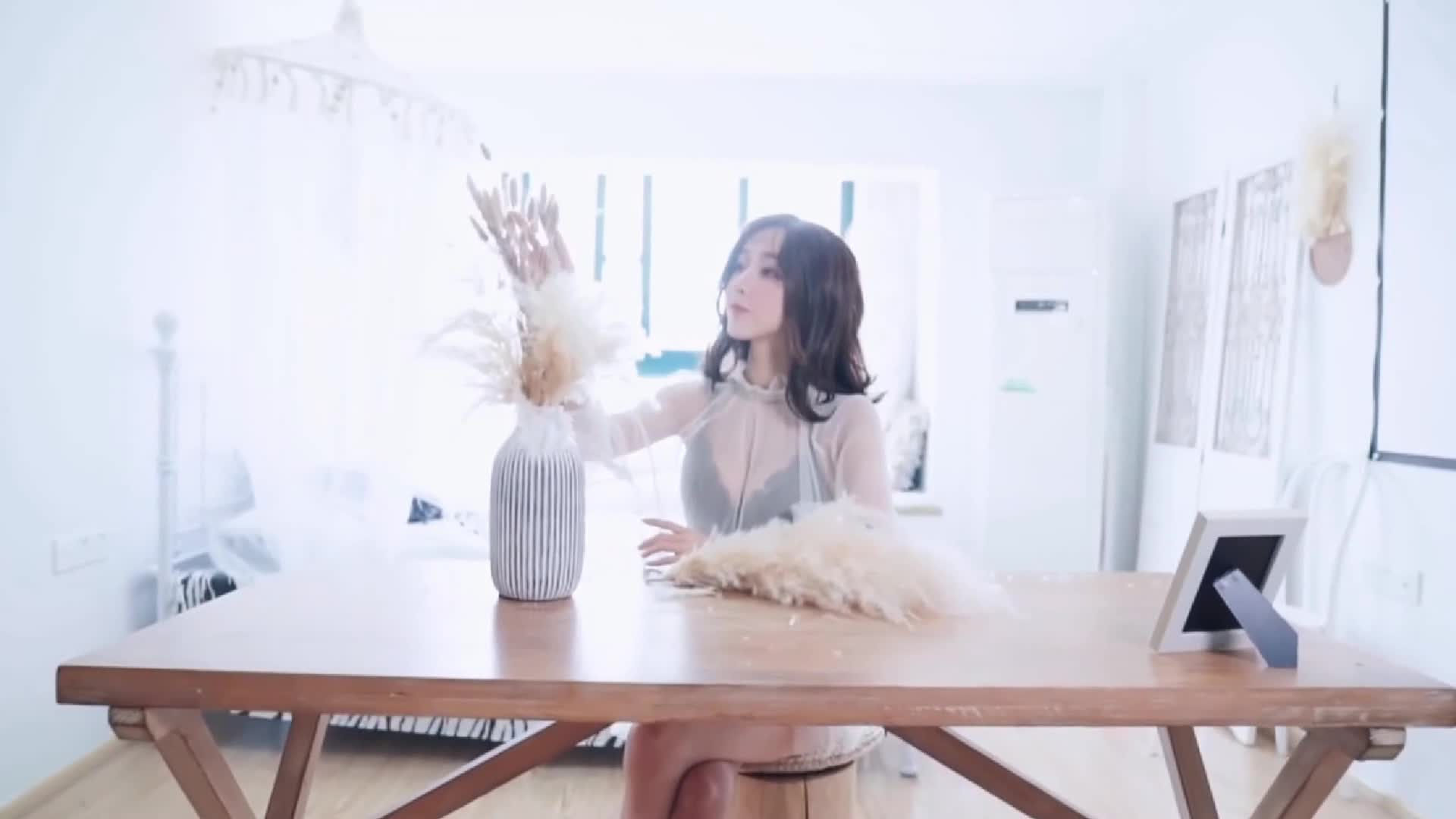 图片[2]-YouMei尤美_视频_2019.08.20_NO.277_缪斯女神_李纤纤_1V_131MB - aifuli.cc-aifuli.cc