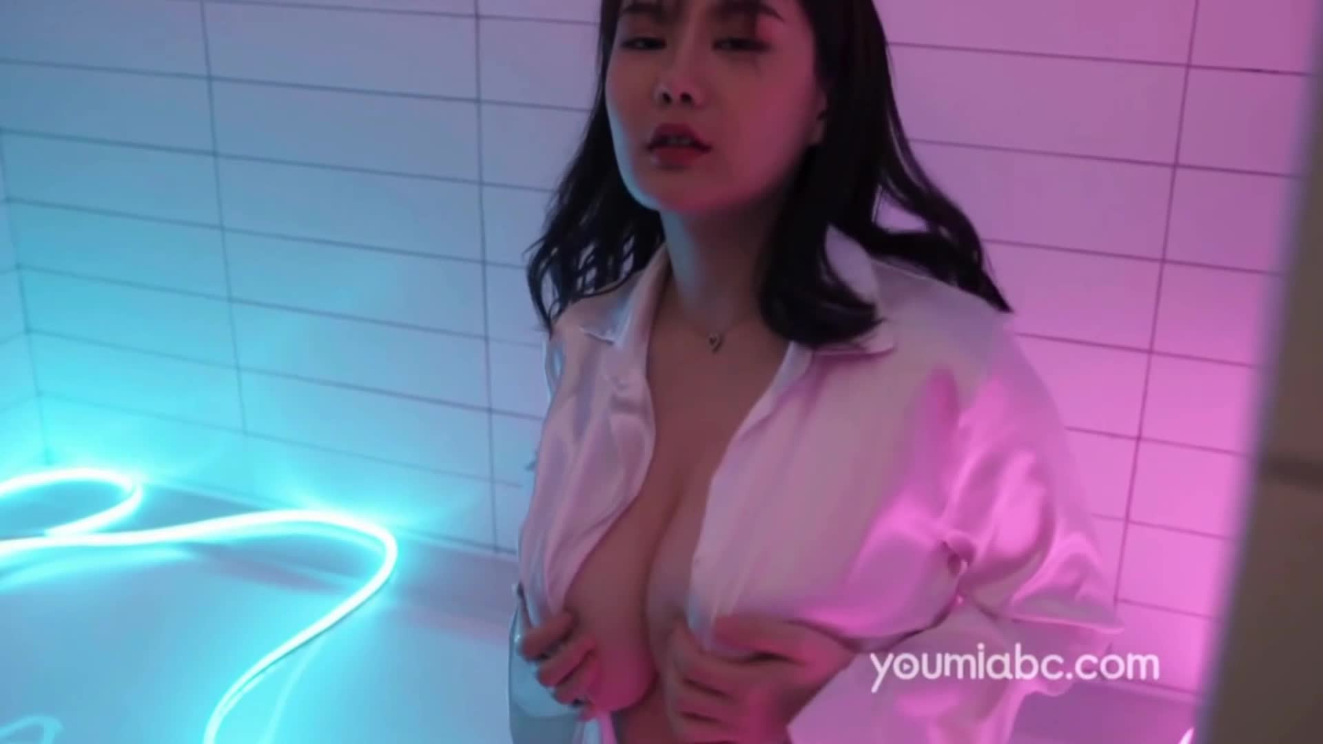 图片[4]-YouMi尤蜜_视频_2020.01.22_NO.540_夜色下の浴室风光_易阳_1V_192MB - aifuli.cc-aifuli.cc