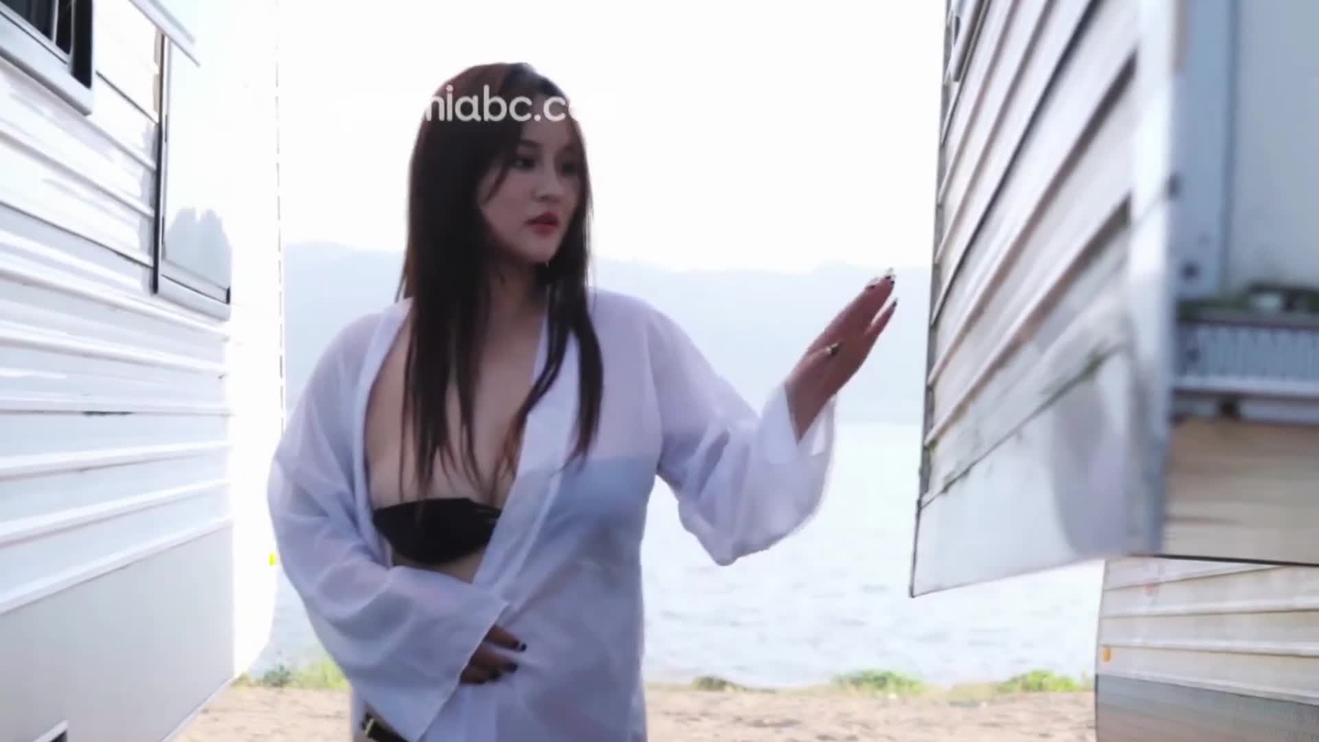 图片[4]-YouMi尤蜜_视频_2020.03.11_NO.569_闲庭雅致の度假少女_潘琳琳_1V_139MB - aifuli.cc-aifuli.cc