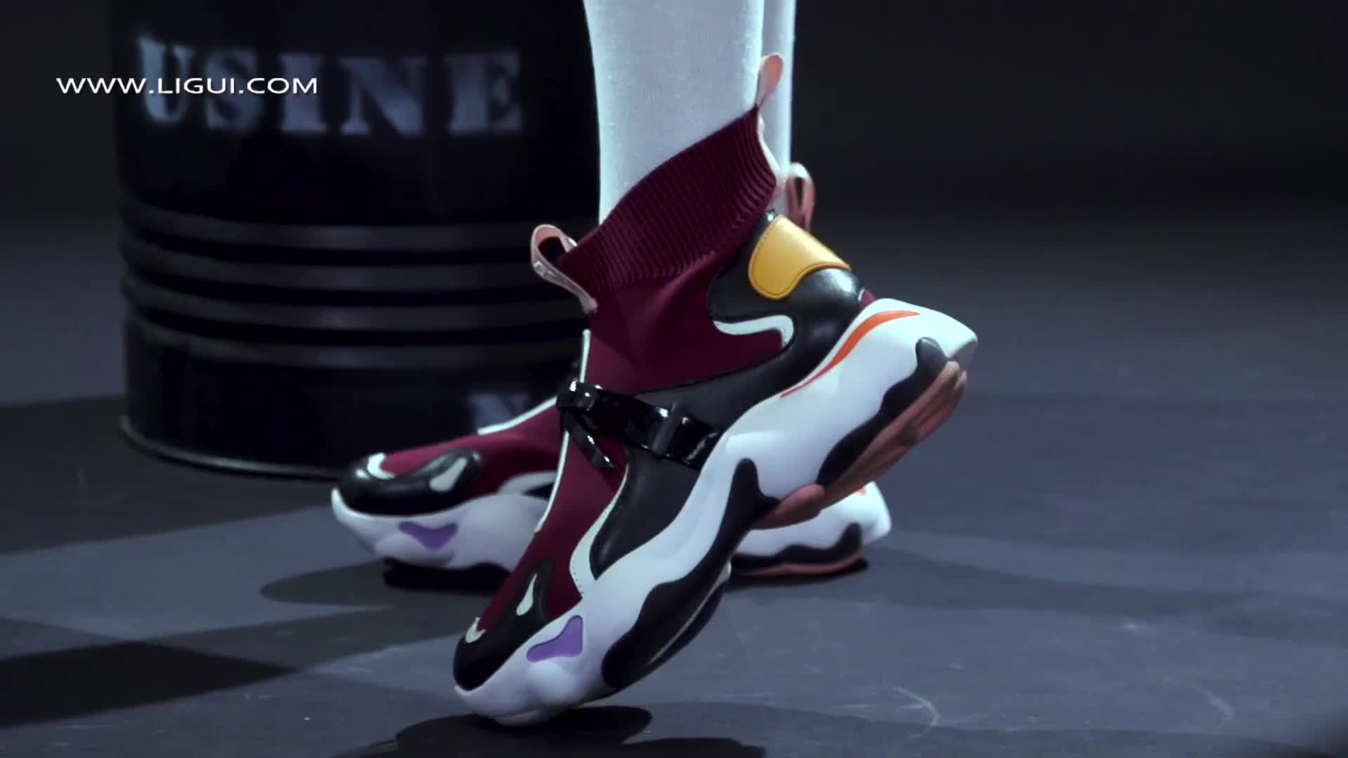 Ligui丽柜_HD视频_2020.10.15_滑板少女_甜甜_1V_222MB - aifuli.cc-aifuli.cc