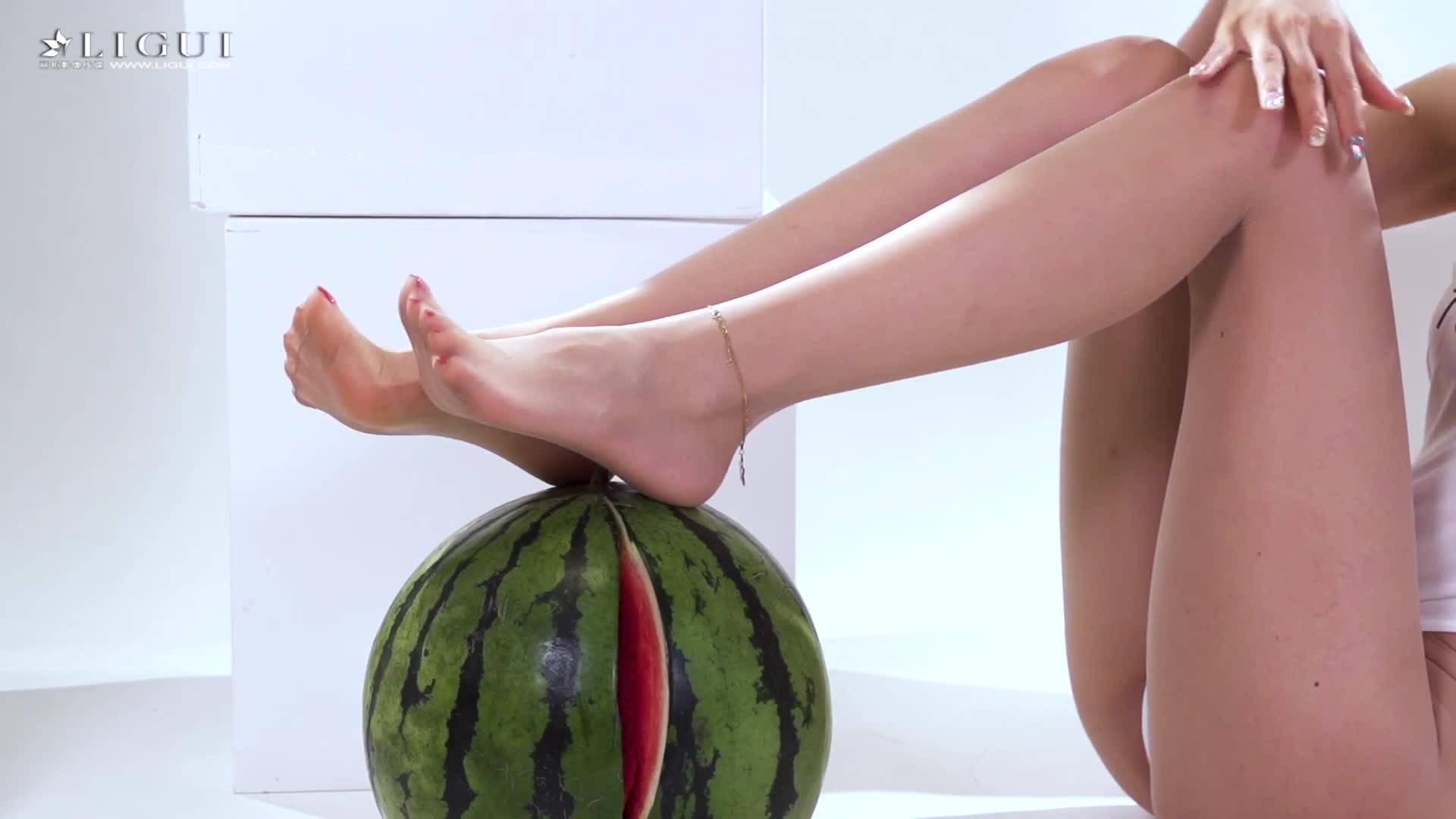 图片[5]-Ligui丽柜_HD视频_2020.11.24_瓜蒂并熟_凉儿_1V_238MB - aifuli.cc-aifuli.cc