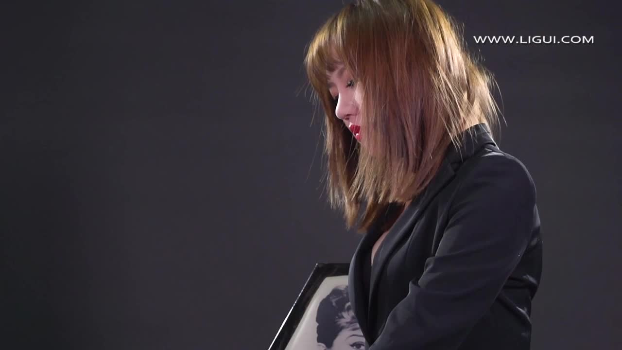 Ligui丽柜_HD视频_2020.11.28_惩戒秘书_多多_1V_637MB - aifuli.cc-aifuli.cc