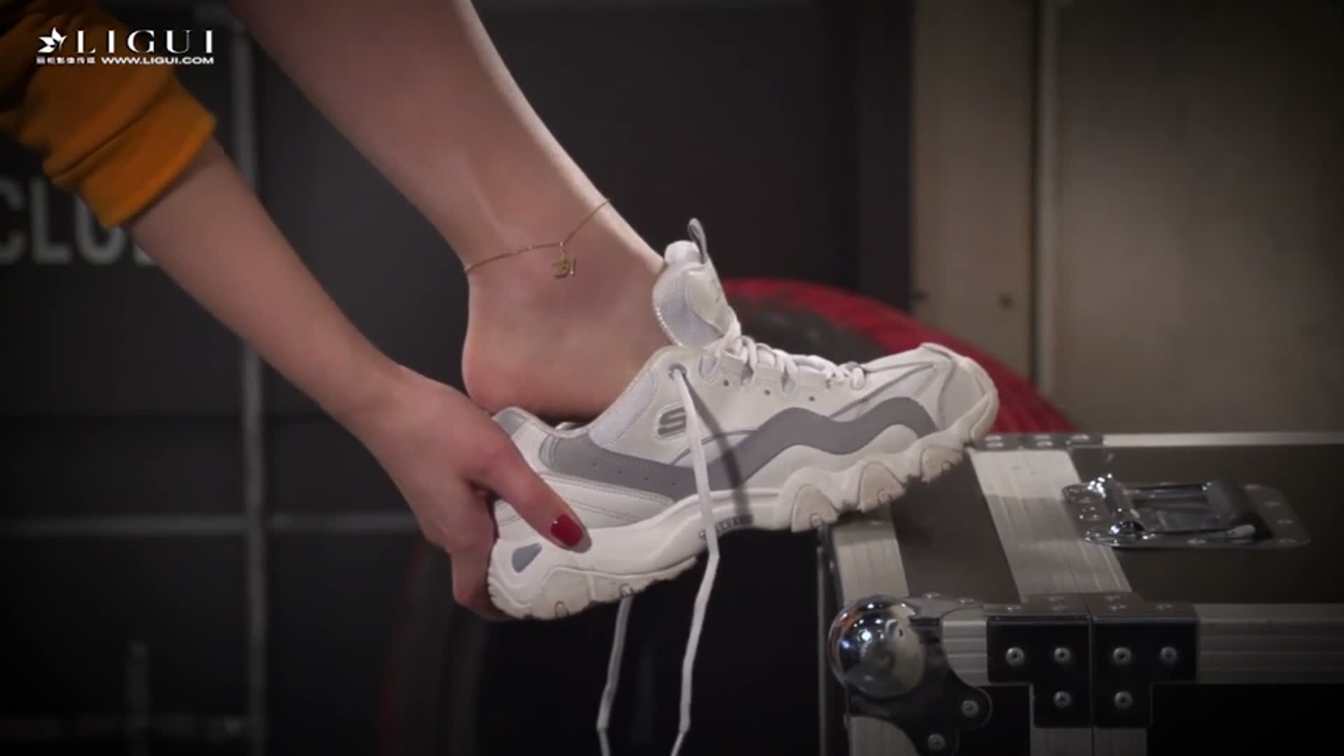 Ligui丽柜_高清视频_2018.04.05_若隐若现的美丽_筱筱_1V_217M - aifuli.cc-aifuli.cc