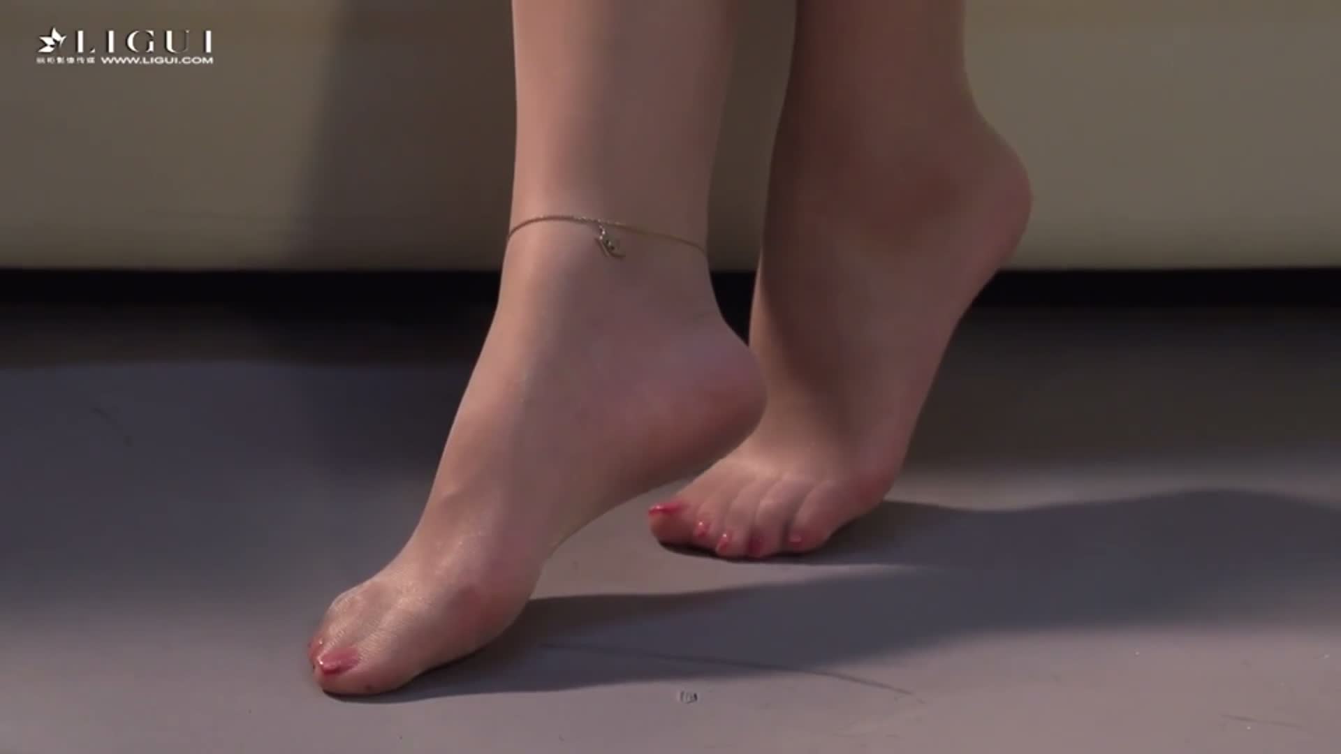 图片[3]-Ligui丽柜_高清视频_2018.10.16_空中的微笑_赵维拉_1V_284M - aifuli.cc-aifuli.cc