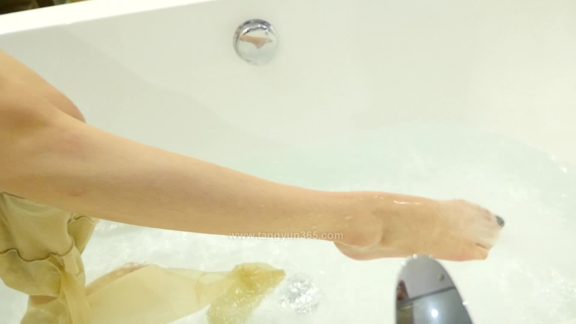 图片[2]-唐韵视频_VX0013_彩玉肉丝足沐浴_1V_224MB - aifuli.cc-aifuli.cc