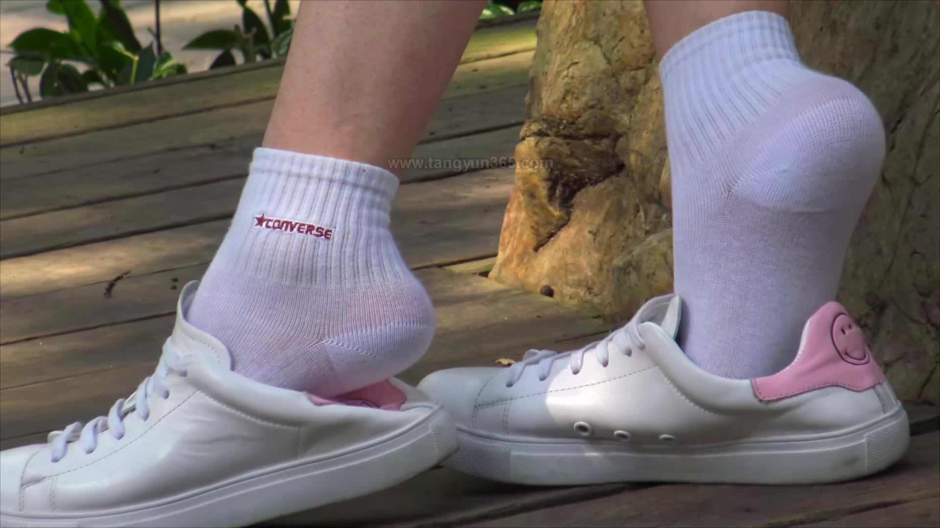 图片[2]-唐韵视频_VX0045_凝儿休闲鞋白袜_1V_331M - aifuli.cc-aifuli.cc