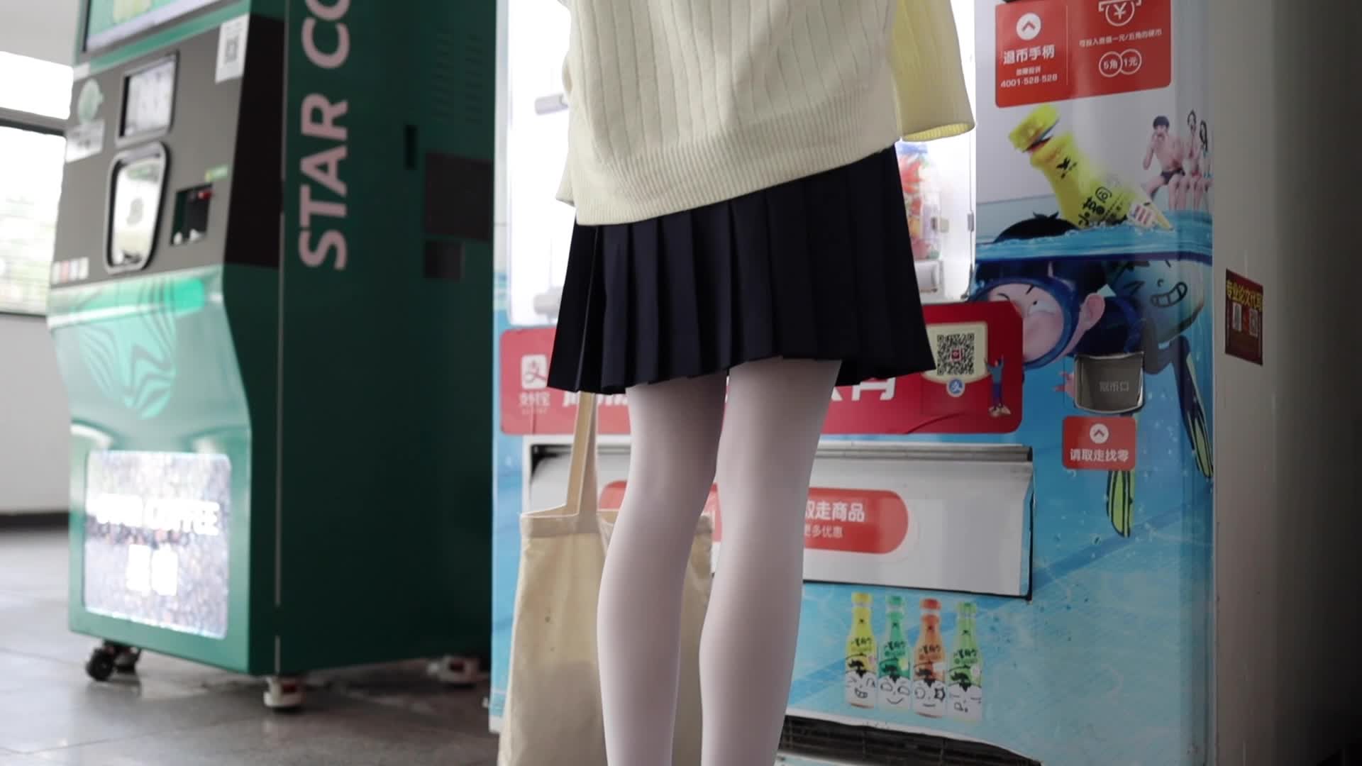 图片[3]-森萝财团写真_JKFUN_001_甜米_纯纯的白丝学妹_127P1V_2.61GB - aifuli.cc-aifuli.cc