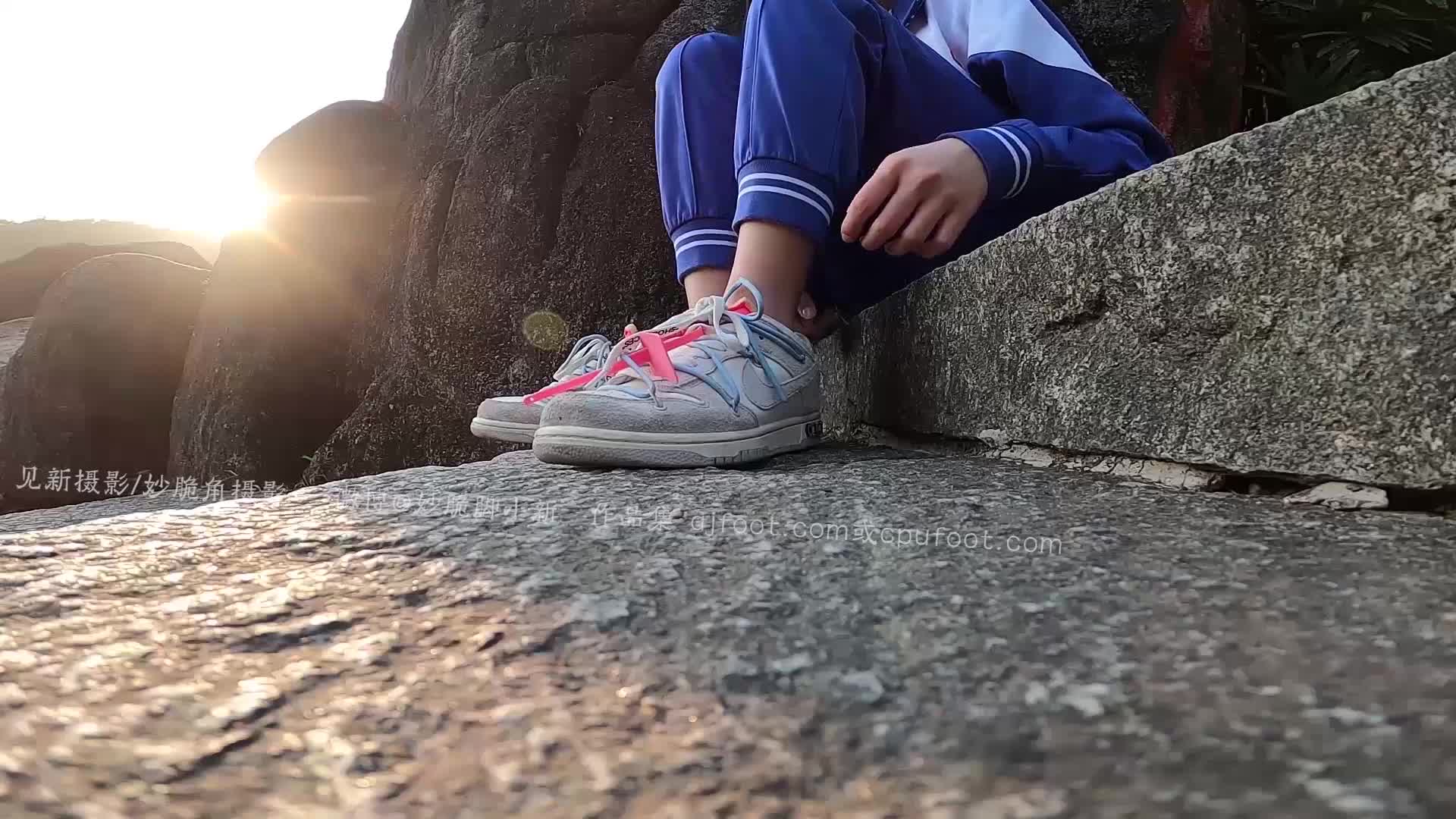 图片[4]-见新摄影_NO.011_梦回学生时代_公园校服棉袜裸足_295P1V_2.95G - aifuli.cc-aifuli.cc