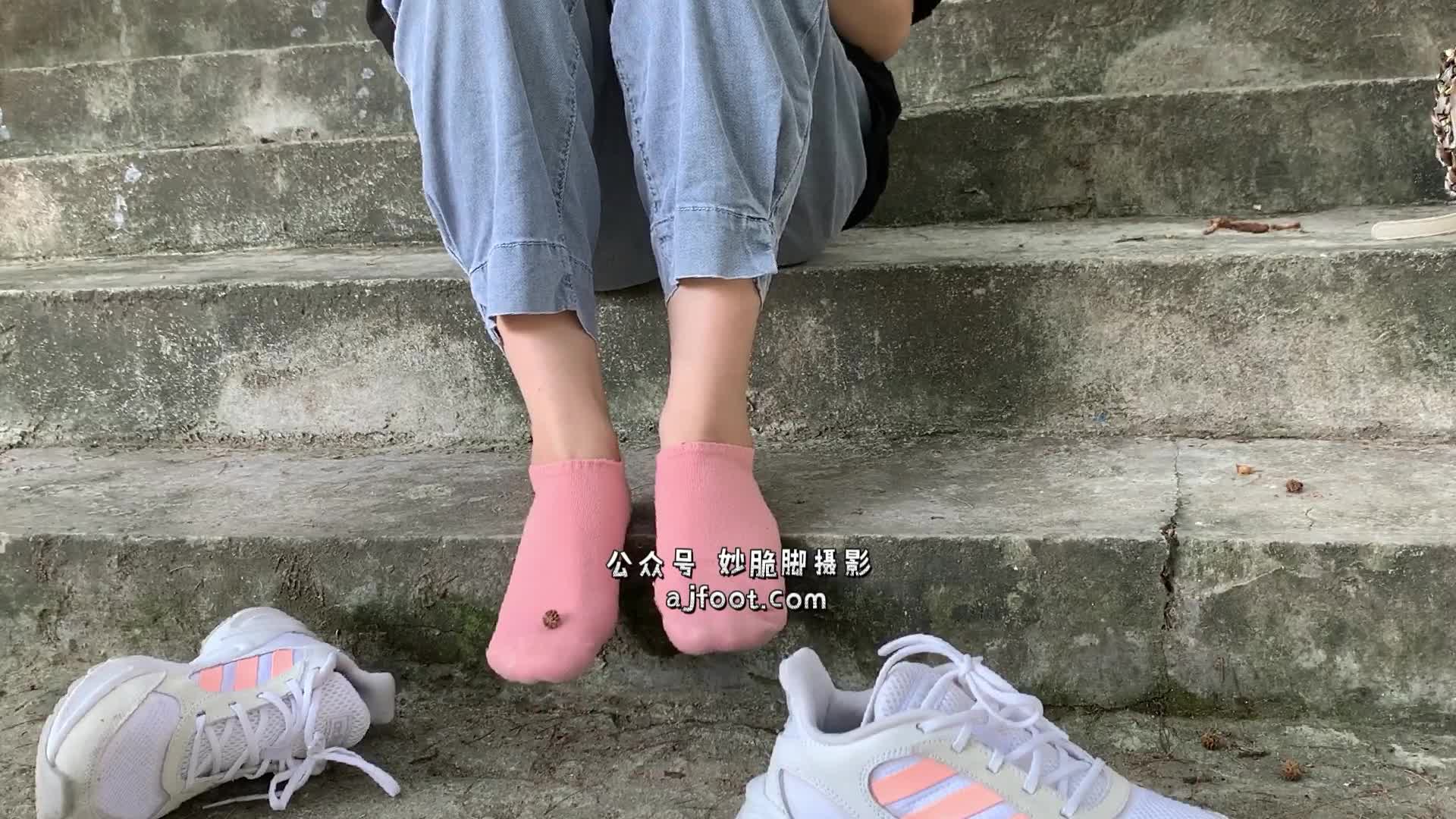 图片[3]-见新摄影_NO.013_大学护理美女户外牛仔裤棉袜_63P1V_1.62G - aifuli.cc-aifuli.cc