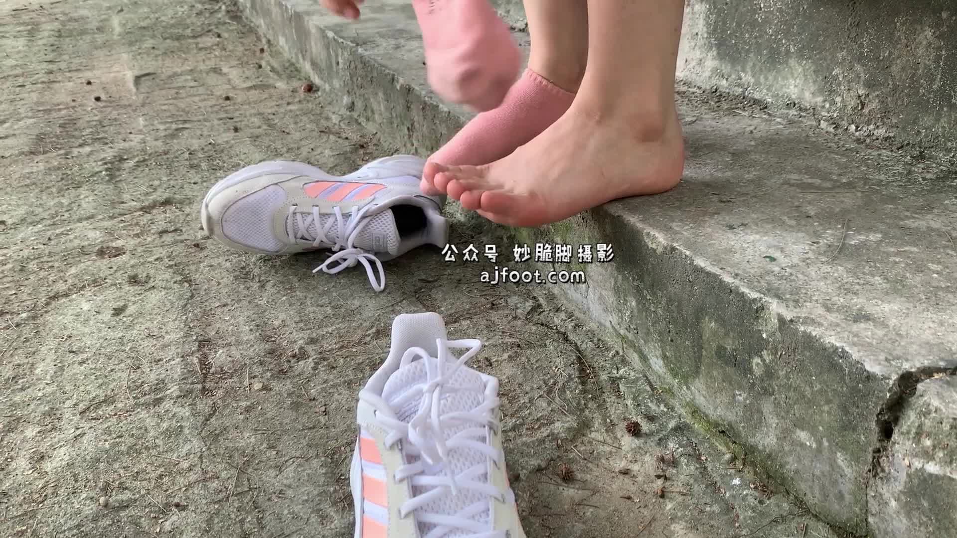 图片[5]-见新摄影_NO.013_大学护理美女户外牛仔裤棉袜_63P1V_1.62G - aifuli.cc-aifuli.cc