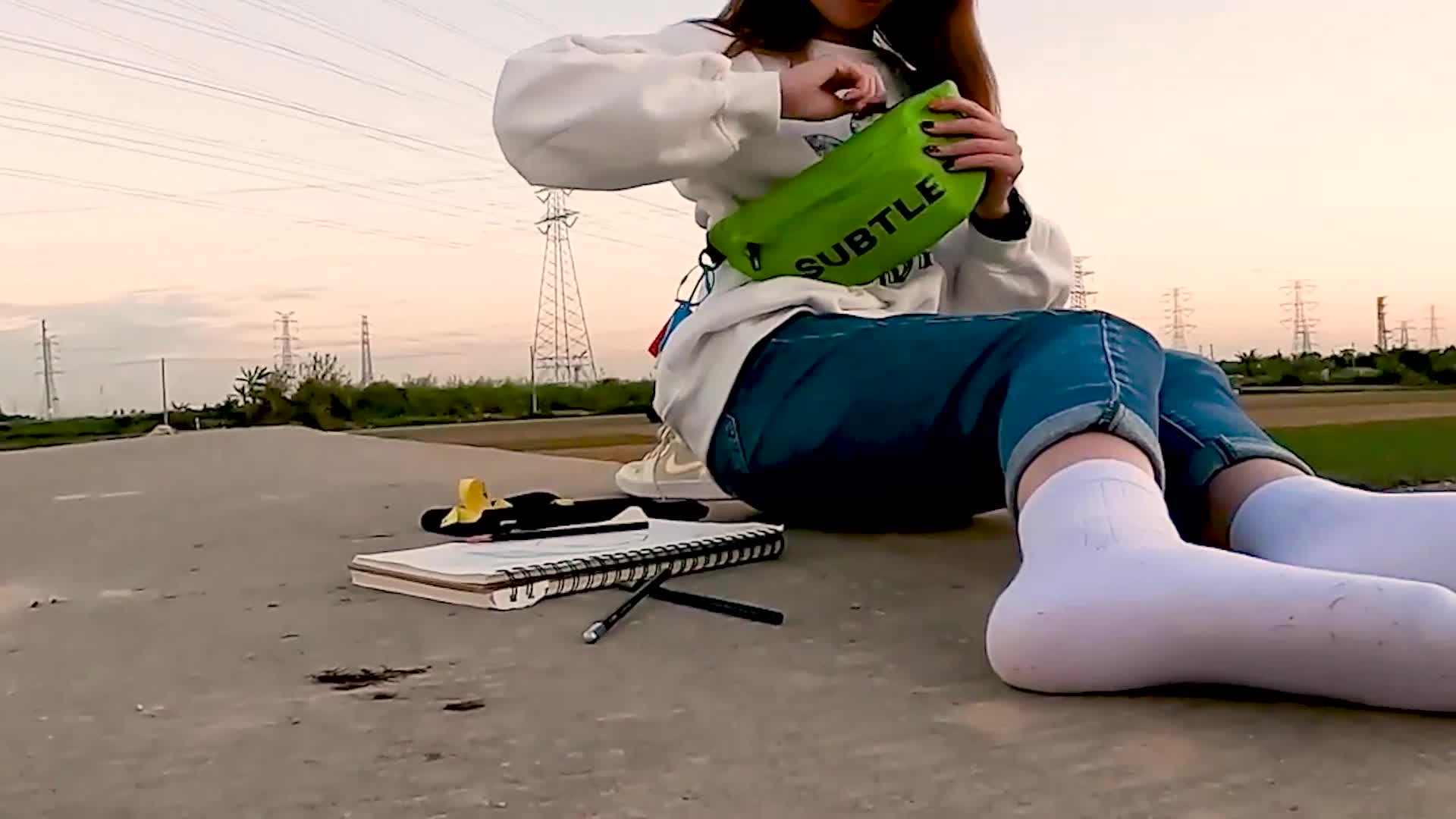 图片[5]-见新摄影_NO.027_追赶落日余晖的逆光少女_133P1V_948.7M - aifuli.cc-aifuli.cc