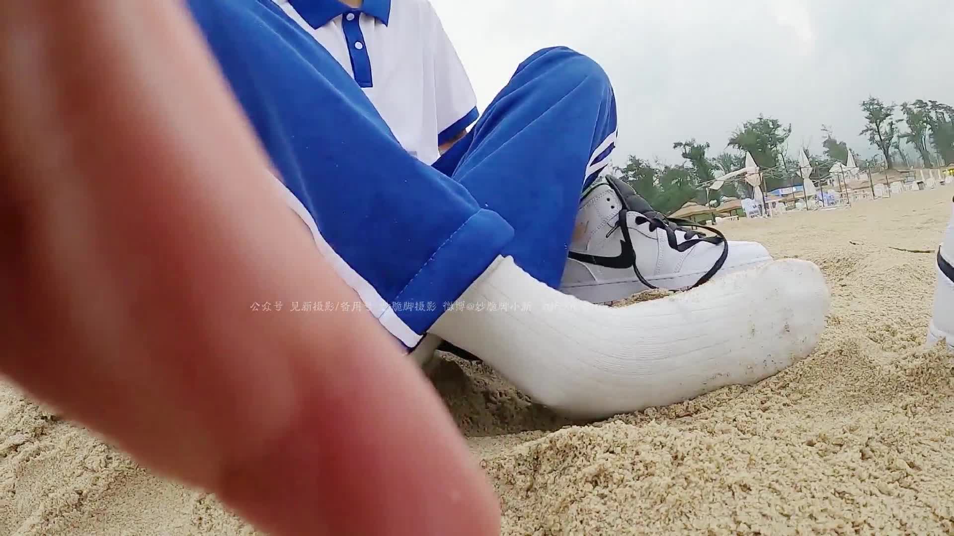 图片[4]-见新摄影_NO.046_大二网红少女校园风_深圳_西涌海岸_252P_1V_2.87G - aifuli.cc-aifuli.cc