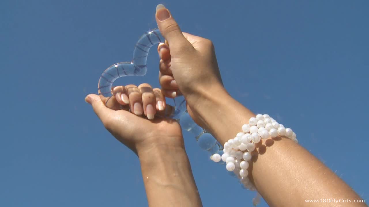 图片[2]-Loly_Loly_jerking_off_on_the_pier_HD - aifuli.cc-aifuli.cc