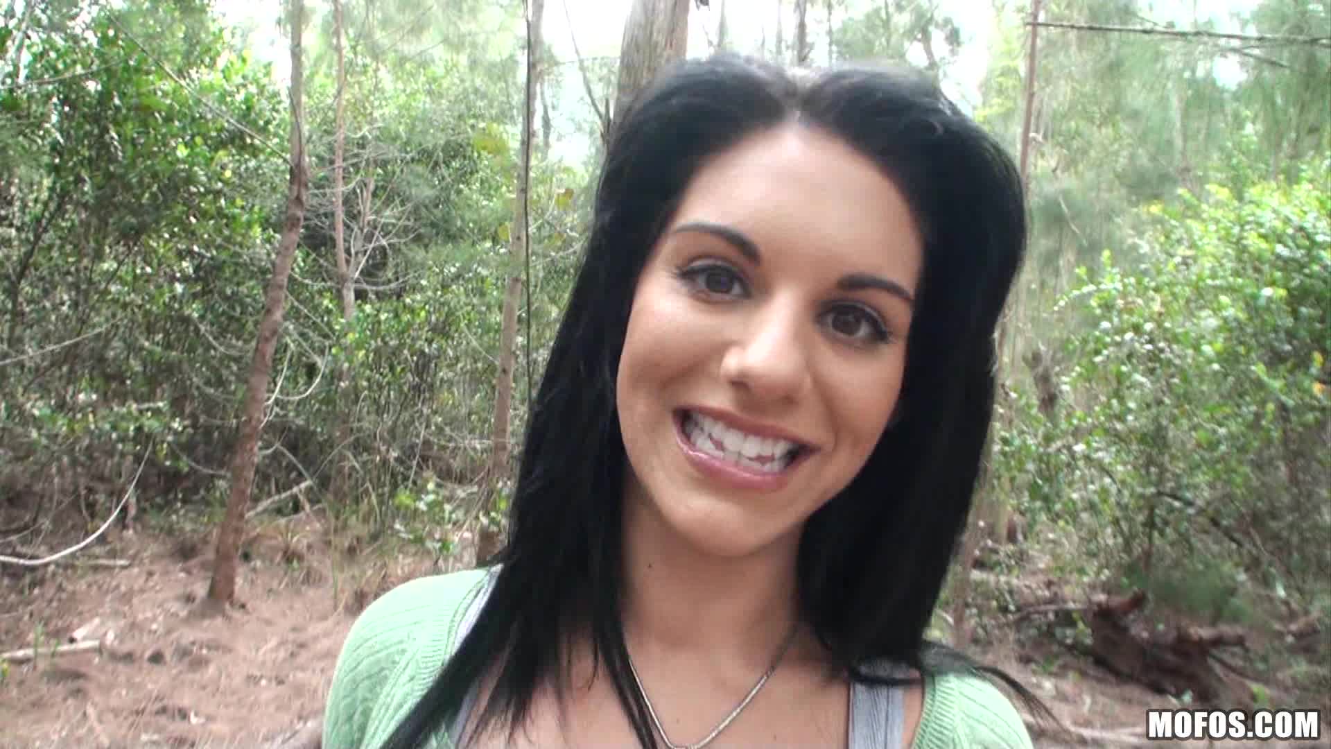 图片[2]-87._Bella_Reese_30_1080_2_06_Camping_Aint_Easy_16.03.2011_ - aifuli.cc-aifuli.cc