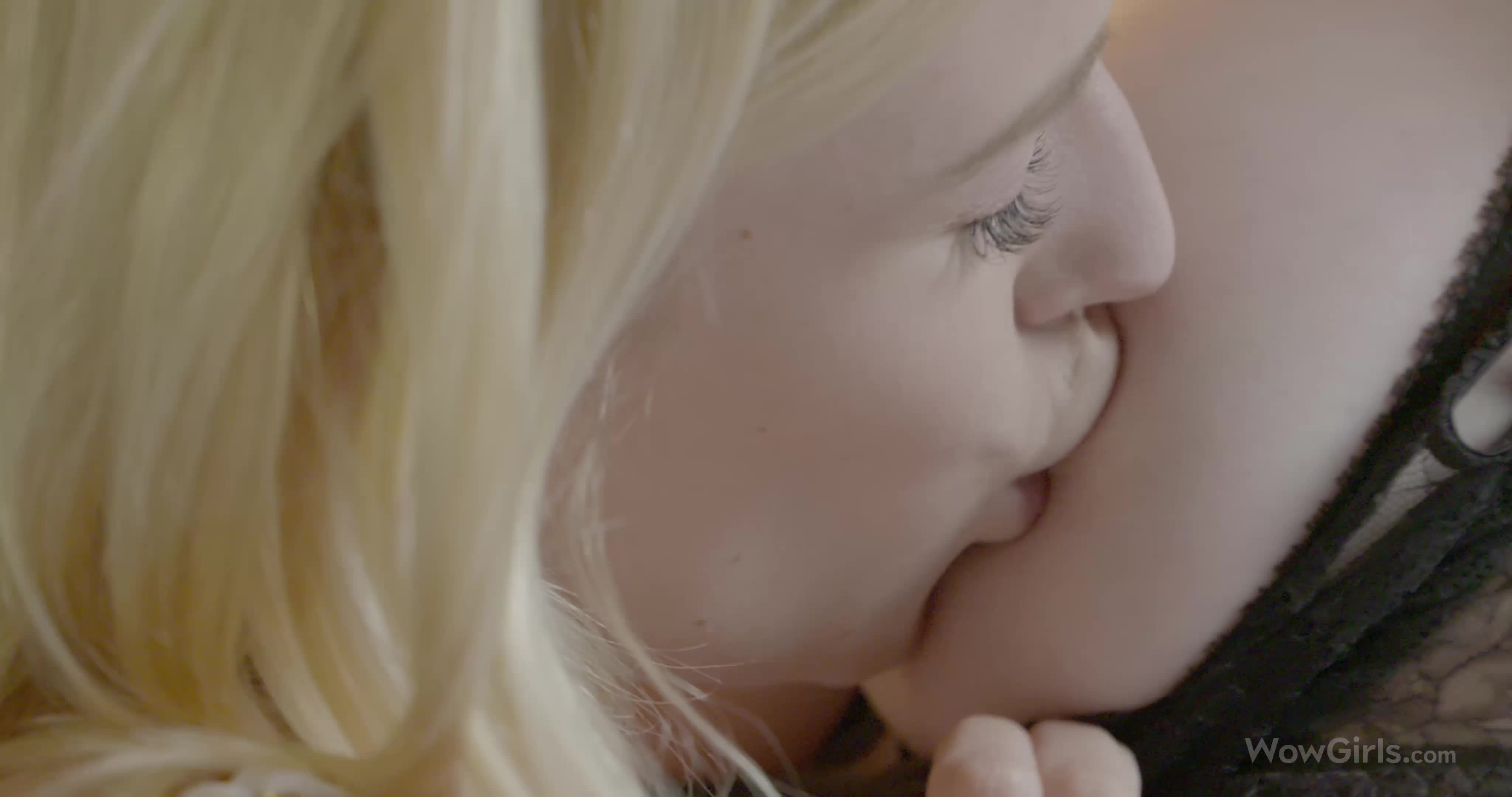 Aislin_Daphne_FromDuskTillDawn_4096x2160_60fps - aifuli.cc-aifuli.cc