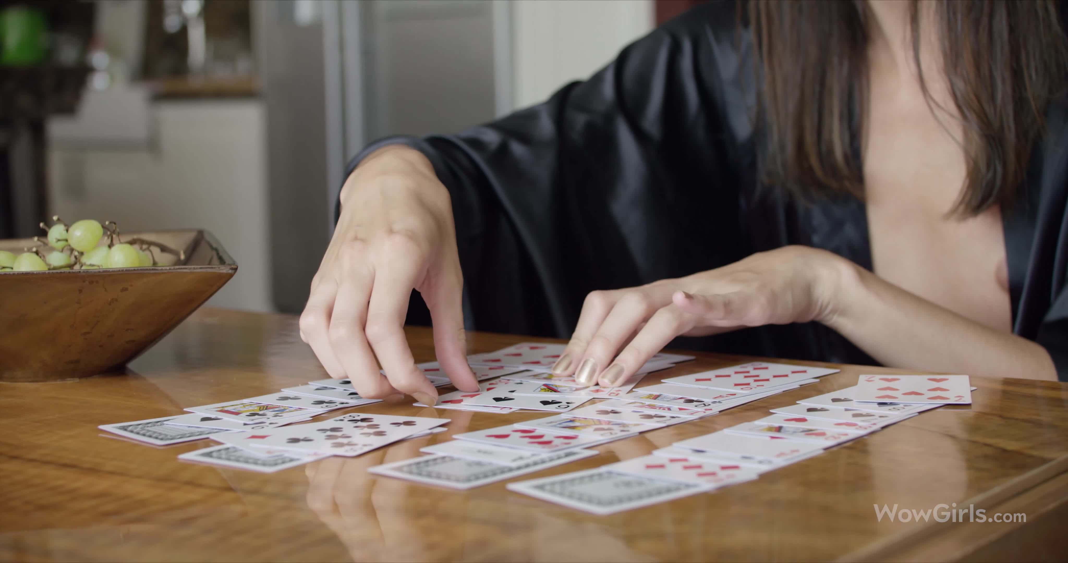 图片[2]-AnnaJolie_ItsAllInTheCards_4096x2160_60fps - aifuli.cc-aifuli.cc