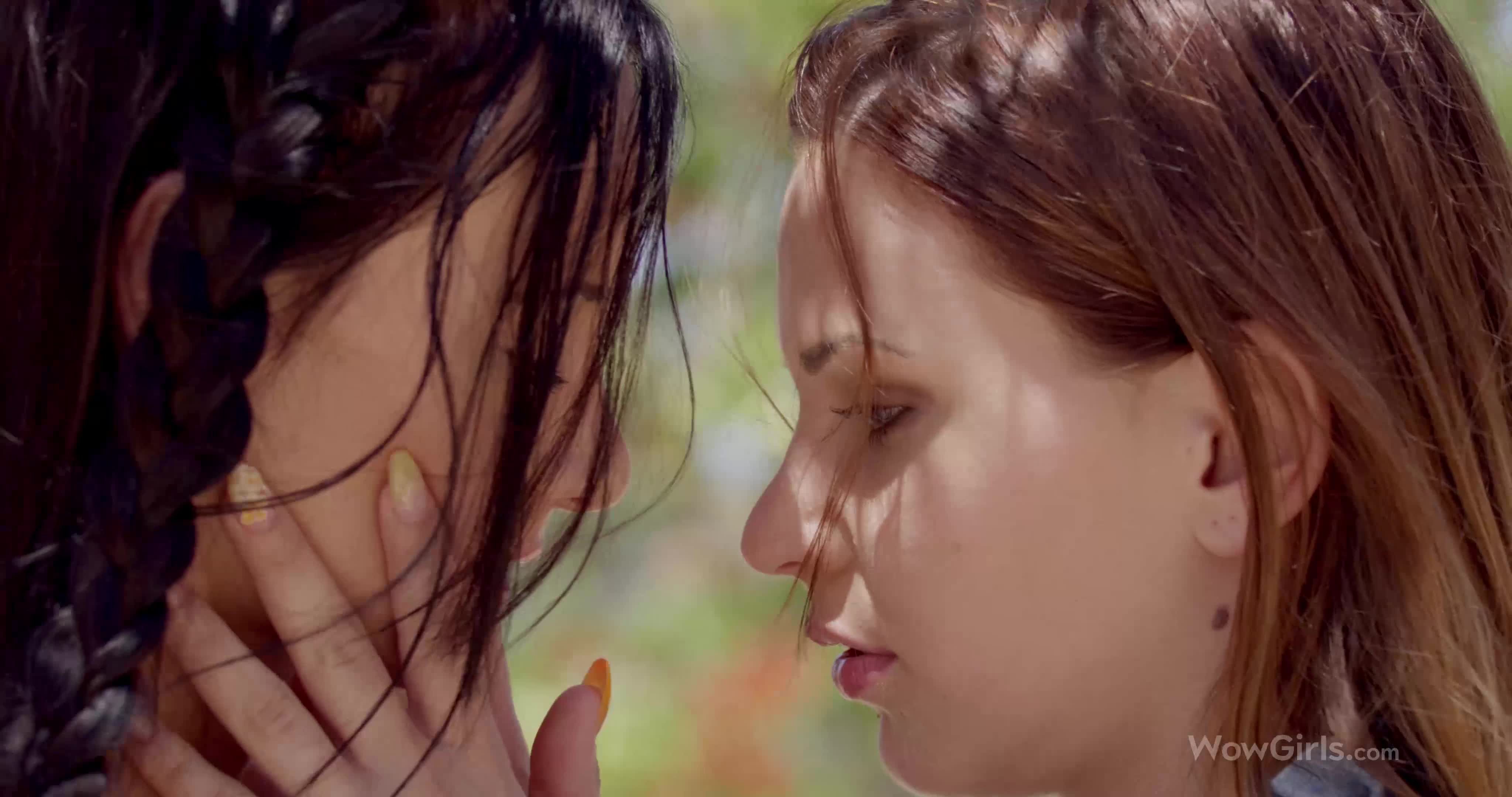 CandySweet_Eveline_TheTreeOfLove_4096x2160_60fps - aifuli.cc-aifuli.cc