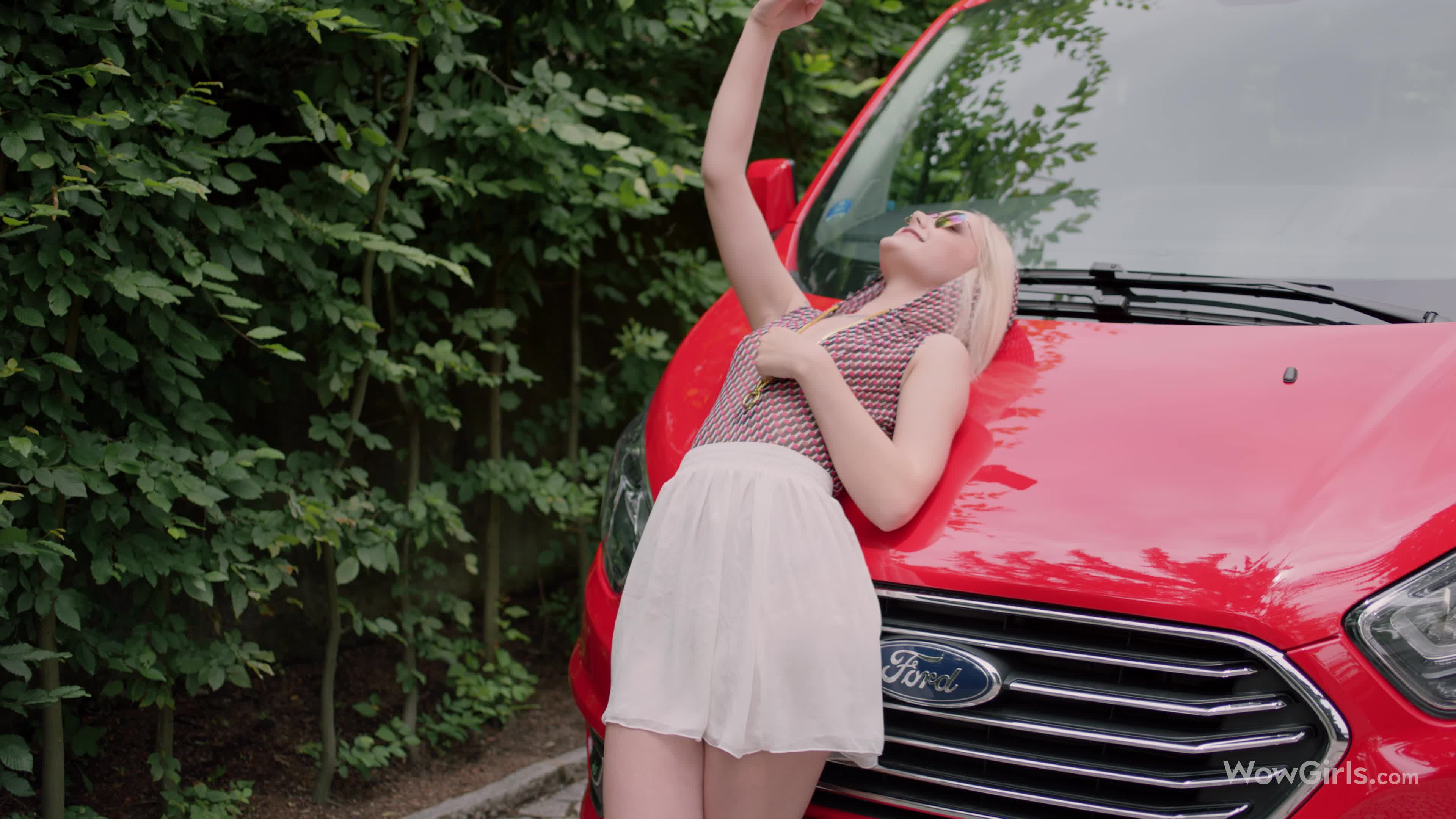 EmilyCutie_CaptivatingBeauty_3840x2160_60fps - aifuli.cc-aifuli.cc