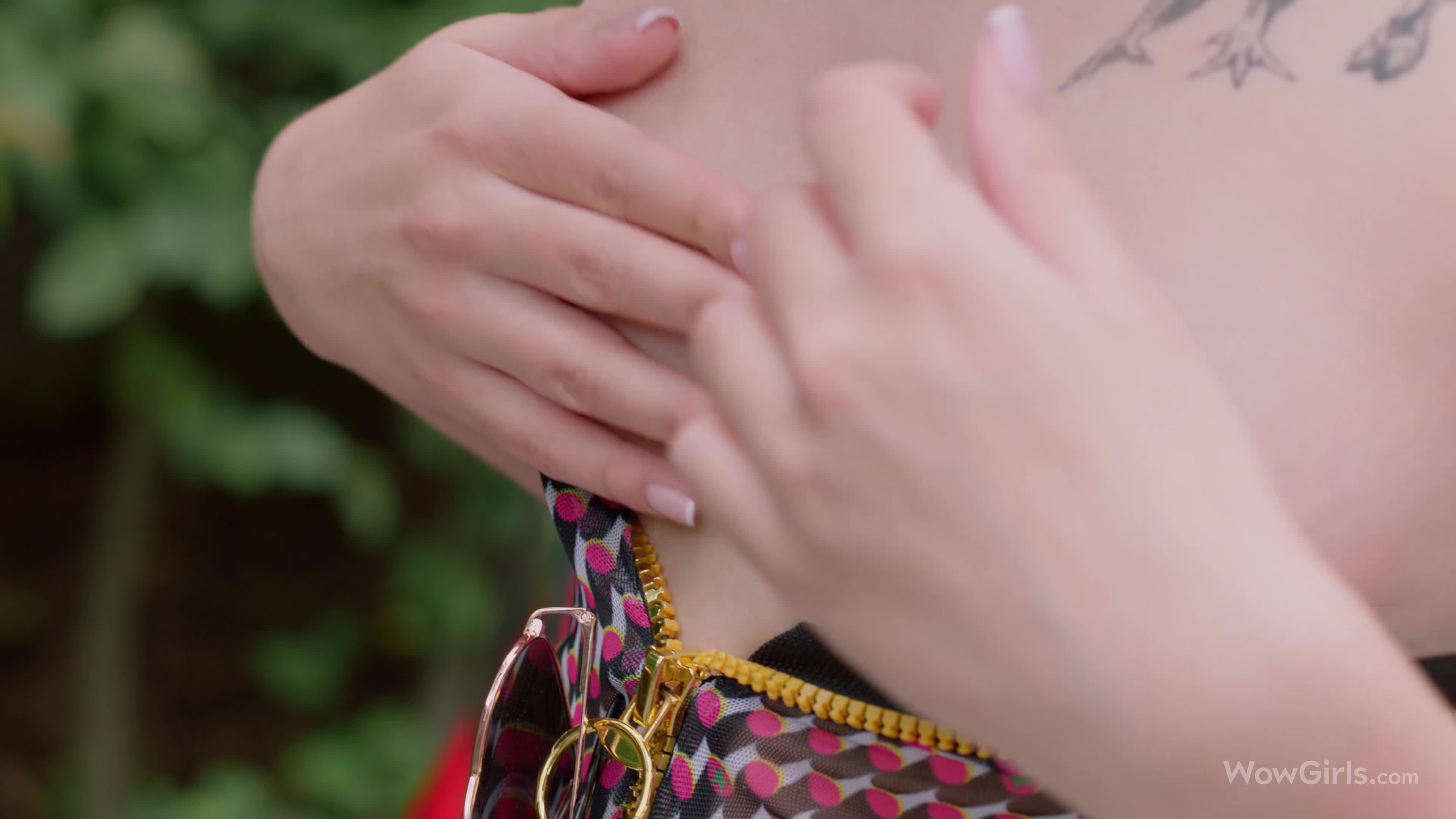 图片[3]-EmilyCutie_CaptivatingBeauty_3840x2160_60fps - aifuli.cc-aifuli.cc