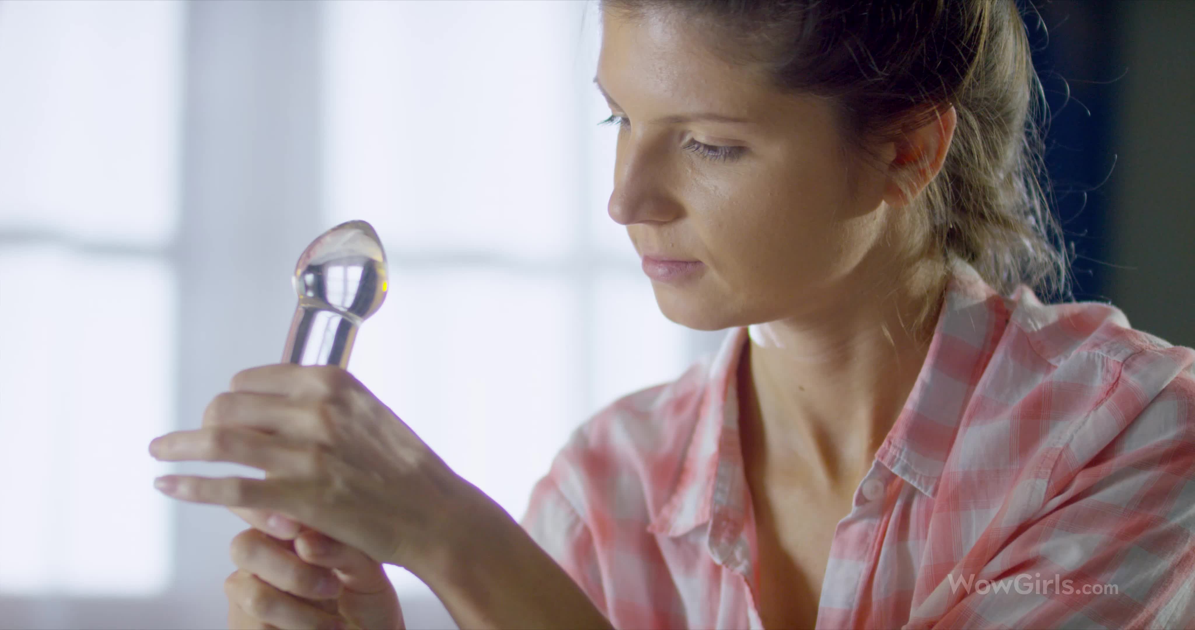 GinaGerson_AnalMakeup_4096x2160_60fps - aifuli.cc-aifuli.cc