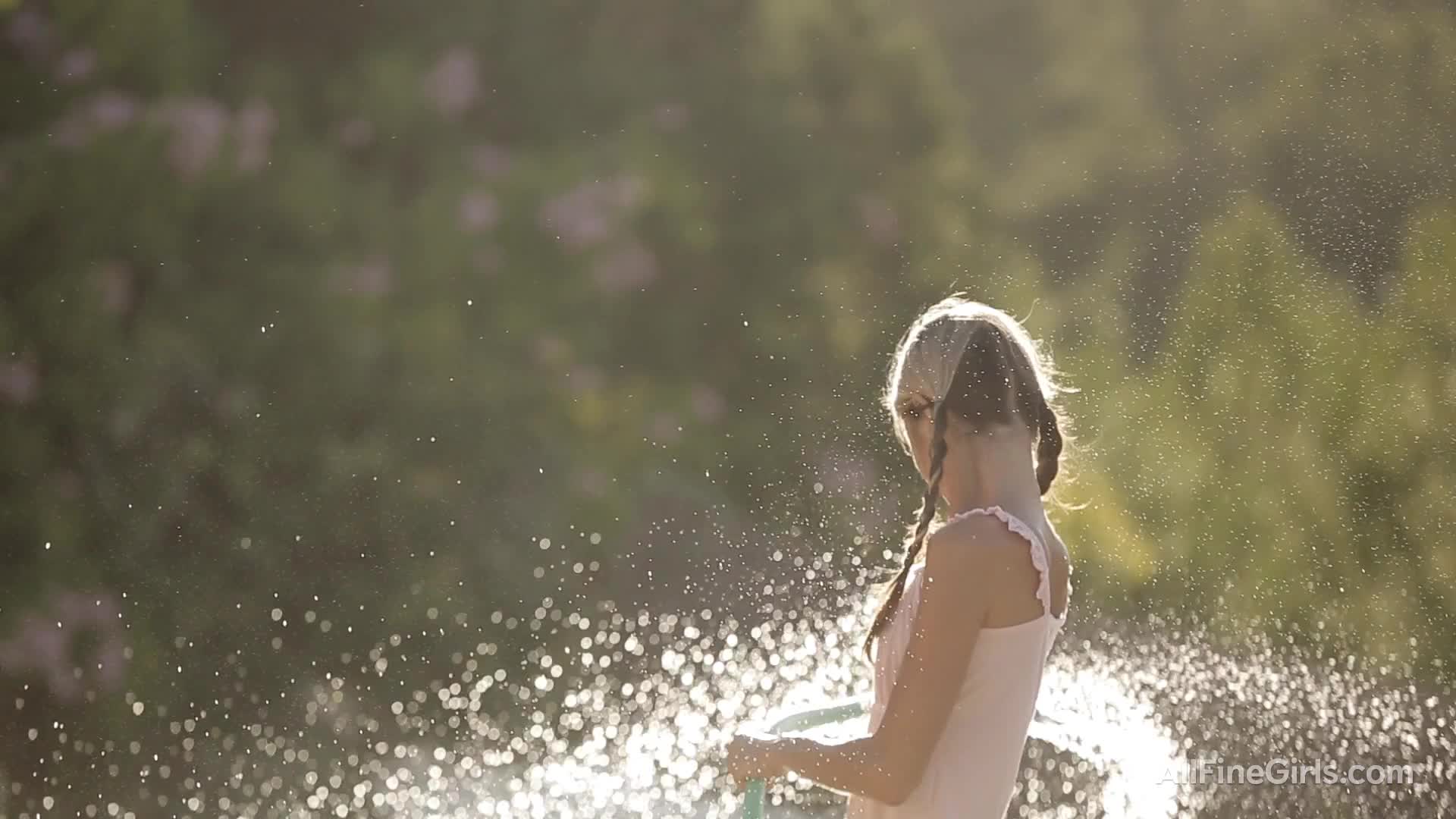 图片[2]-GinaGerson_LetItFlow_1920x1080_30fps - aifuli.cc-aifuli.cc