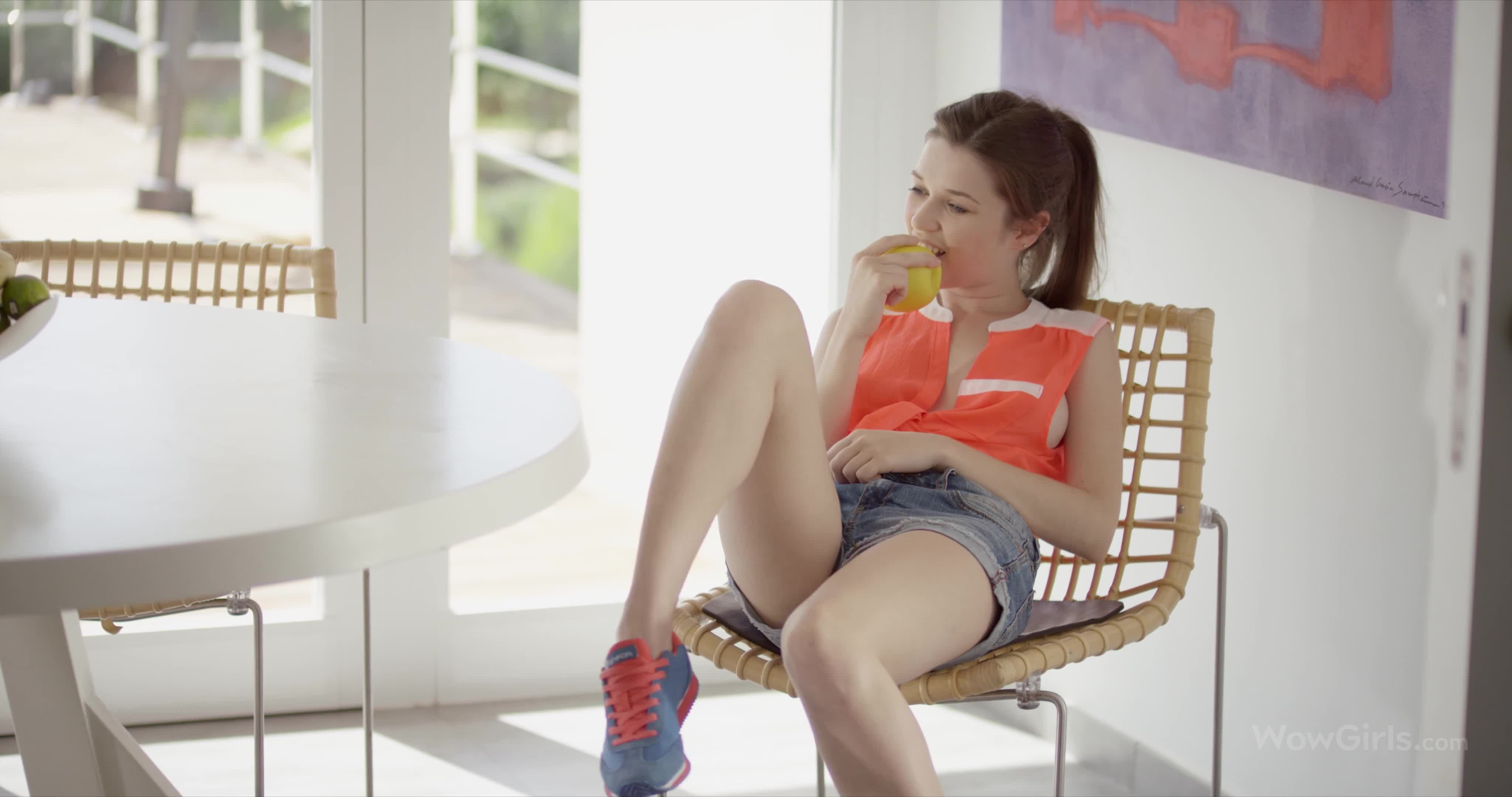 SerenaWood_NoNudewithSerenaWood_4096x2160_60fps - aifuli.cc-aifuli.cc