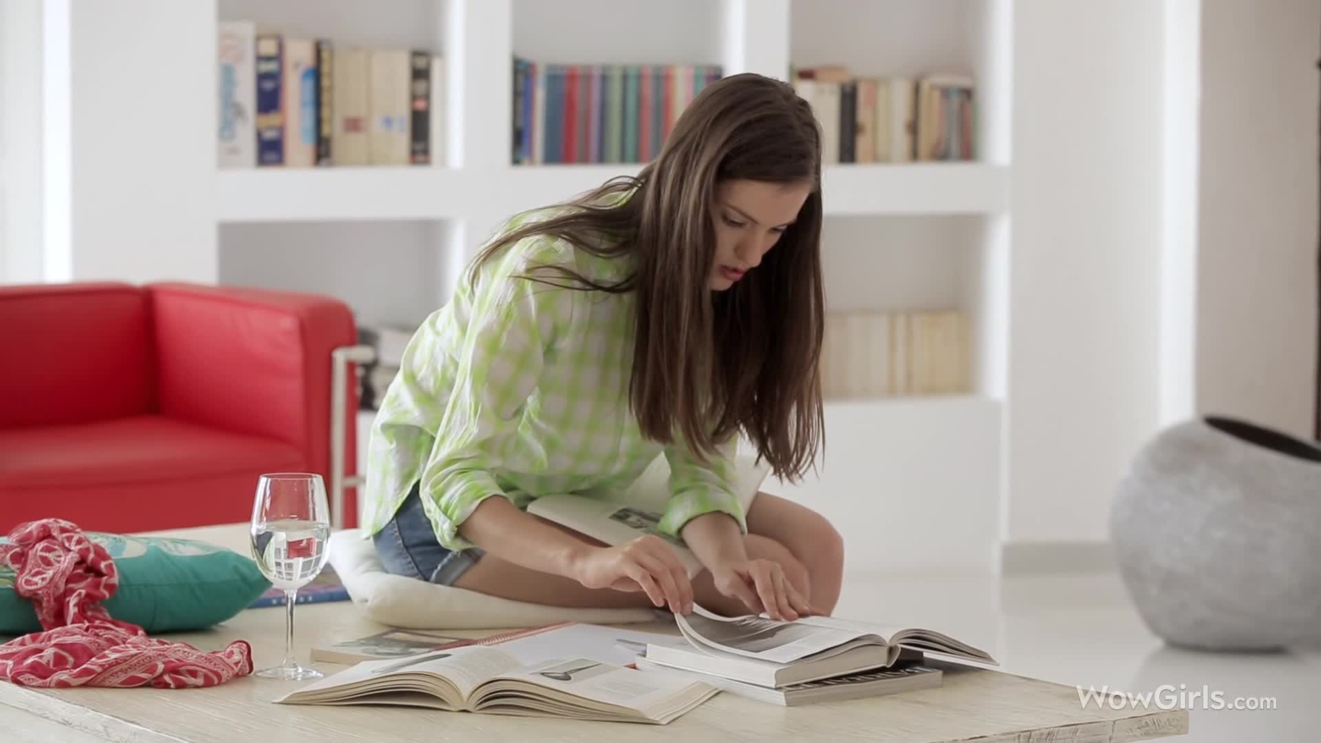 SilvieLuca_ASipOfPassion_1920x1080_30fps - aifuli.cc-aifuli.cc