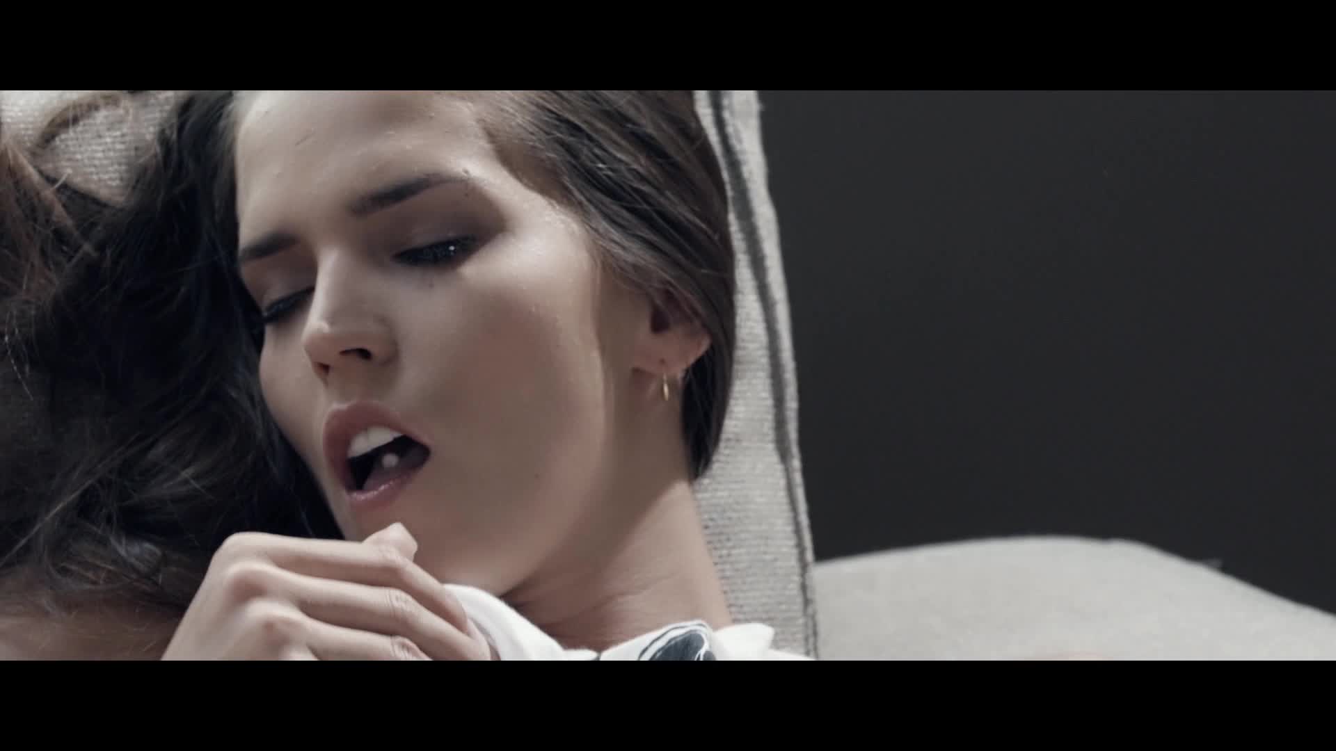 图片[2]-14_09_09_Shes_not_alone_Silvie_Naomie_ - aifuli.cc-aifuli.cc